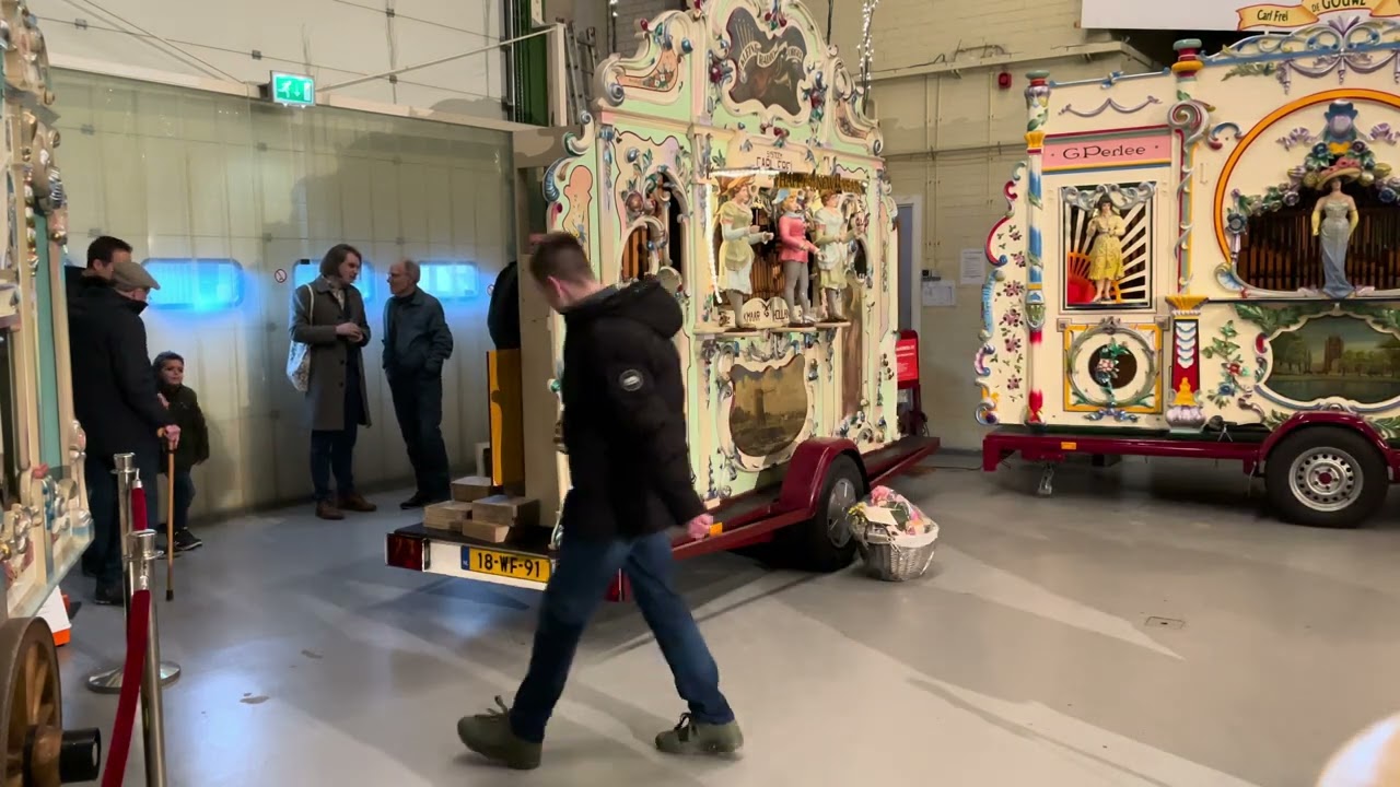 Draaiorgel de Kleine Radiokast in het Draaiorgelmuseum Haarlem nieuwjaars borrel