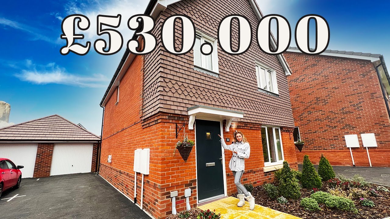 🔥Touring an ideal 4 bedroom family home in 2022 | The HUXFORD Taylor Wimpey new build detached house