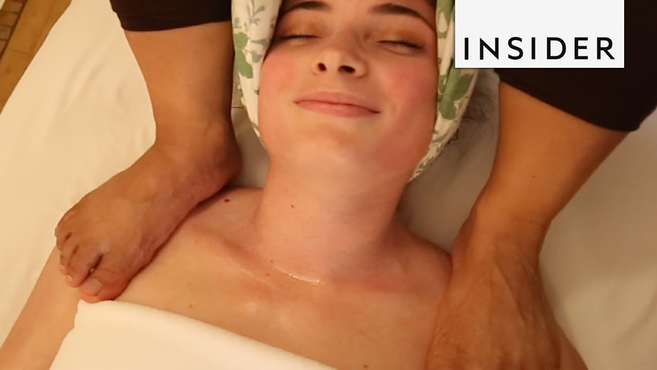 Hawaiian Massage Uses Feet