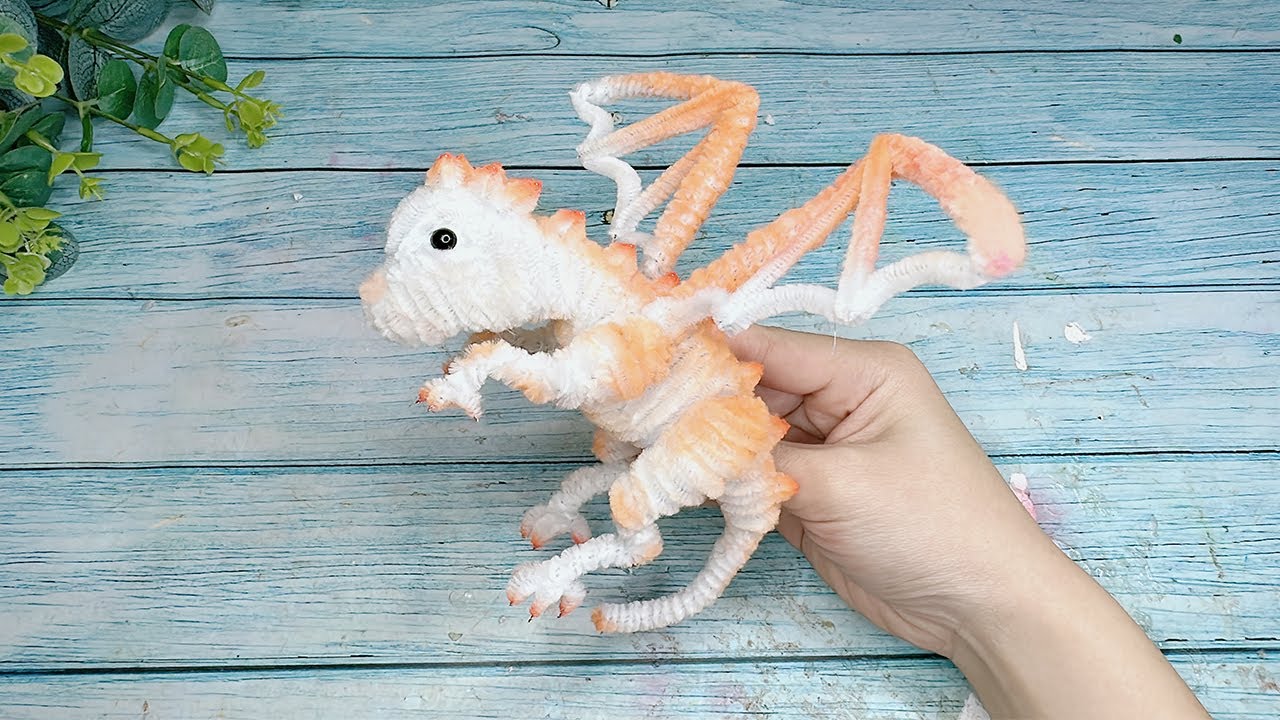 How to make a Pipe Cleaner Dragon - Pipe Cleaner Dragon Craft - Chenille stem dragon tutorial