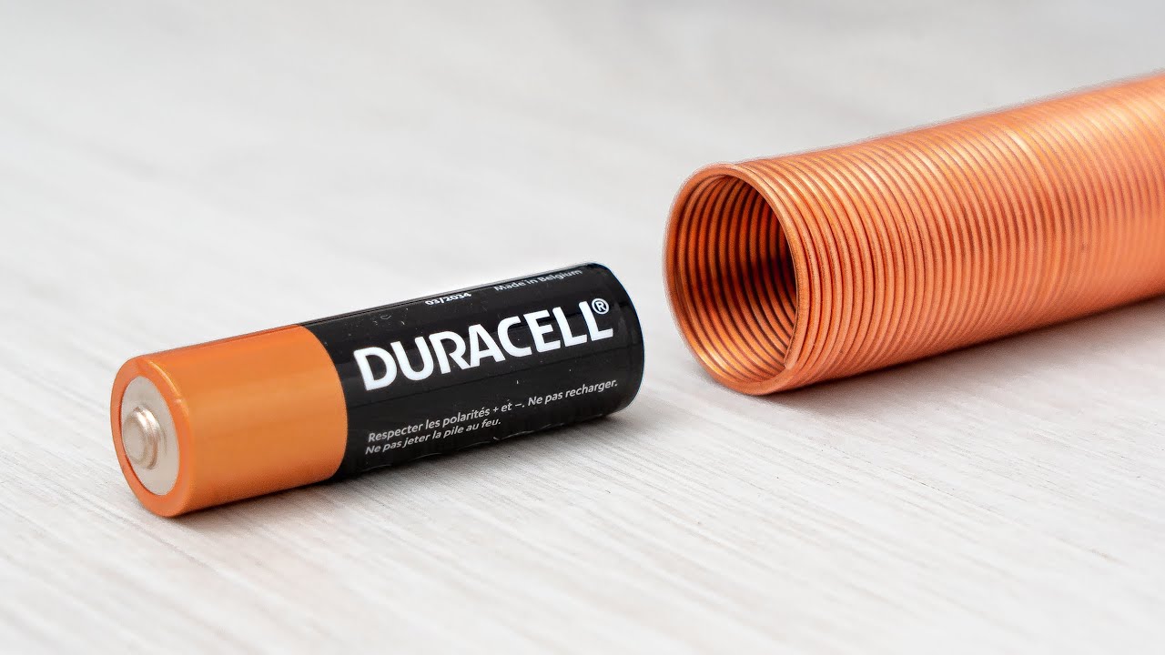 Simple Electric Train. Race between AA Batteries. And DIY Simple Electric Train