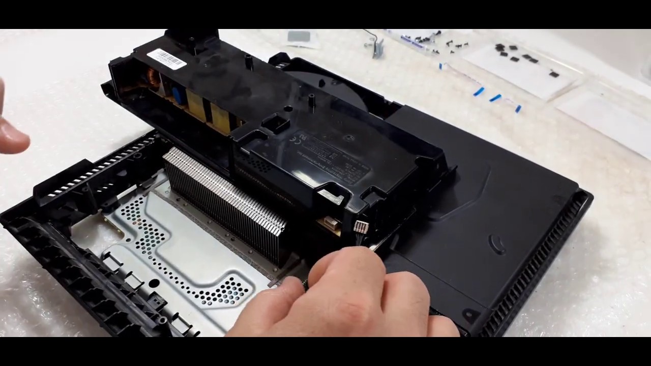 Tutorial: Come Togliere Correttamente L'alimentatore Della PS4 (SLIM/FAT/PRO) + Consigli Utilissimi