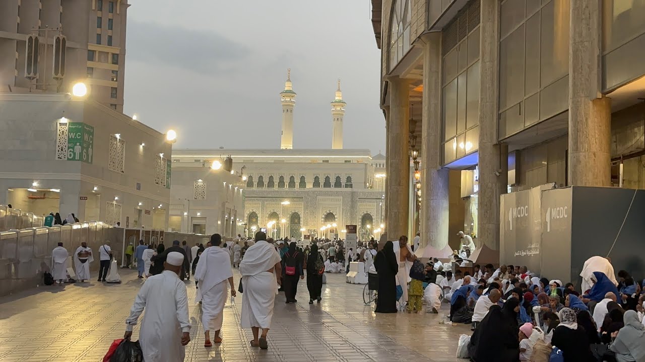 A Spiritual Journey: The Mesmerizing Beauty of Kaaba in Ramazan | Ramazan Experience |