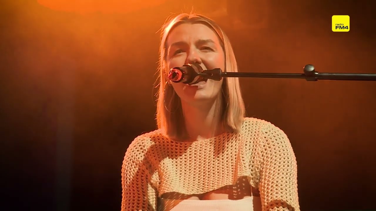 unta freind - ams (live beim fm4 protestsongcontest finale im rabenhof theater)