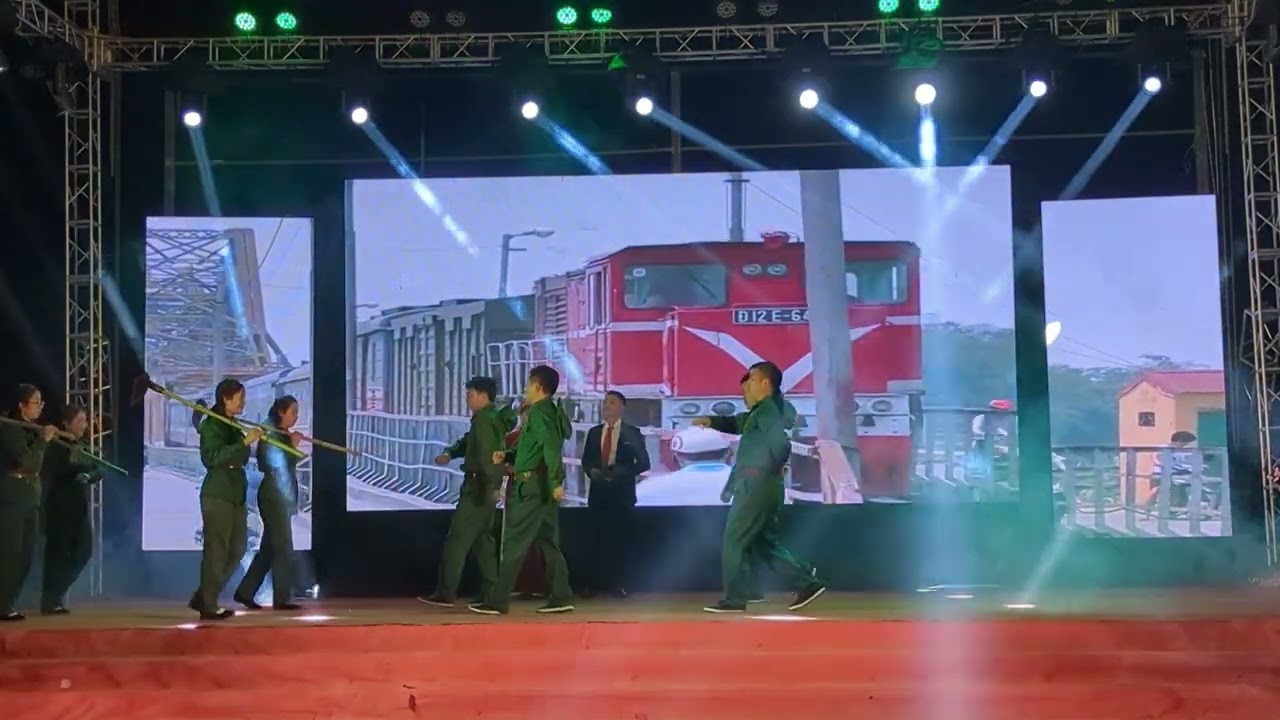 Song ca Đường Tàu Mùa Xuân - Đội VN xã Trung Hòa - Lão Bà Bà TV