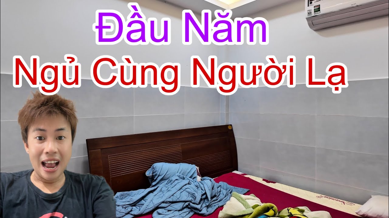Lần Đầu Tiên Em Nô Nè Ngủ Cùng Người Lạ Trong Chính Căn Phòng Của Mình