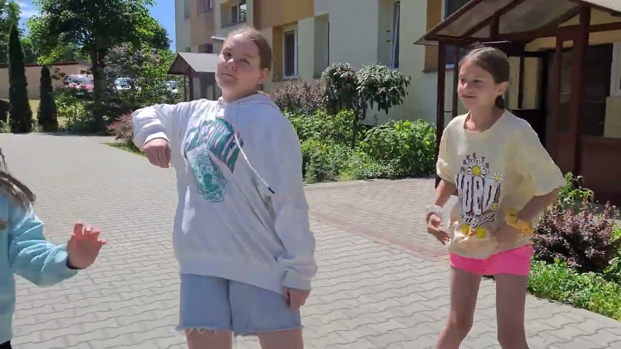 JAK SIĘ PORUSZAĆ PO MIEŚCIE? JAK KOSMOS - TANECZNIE!