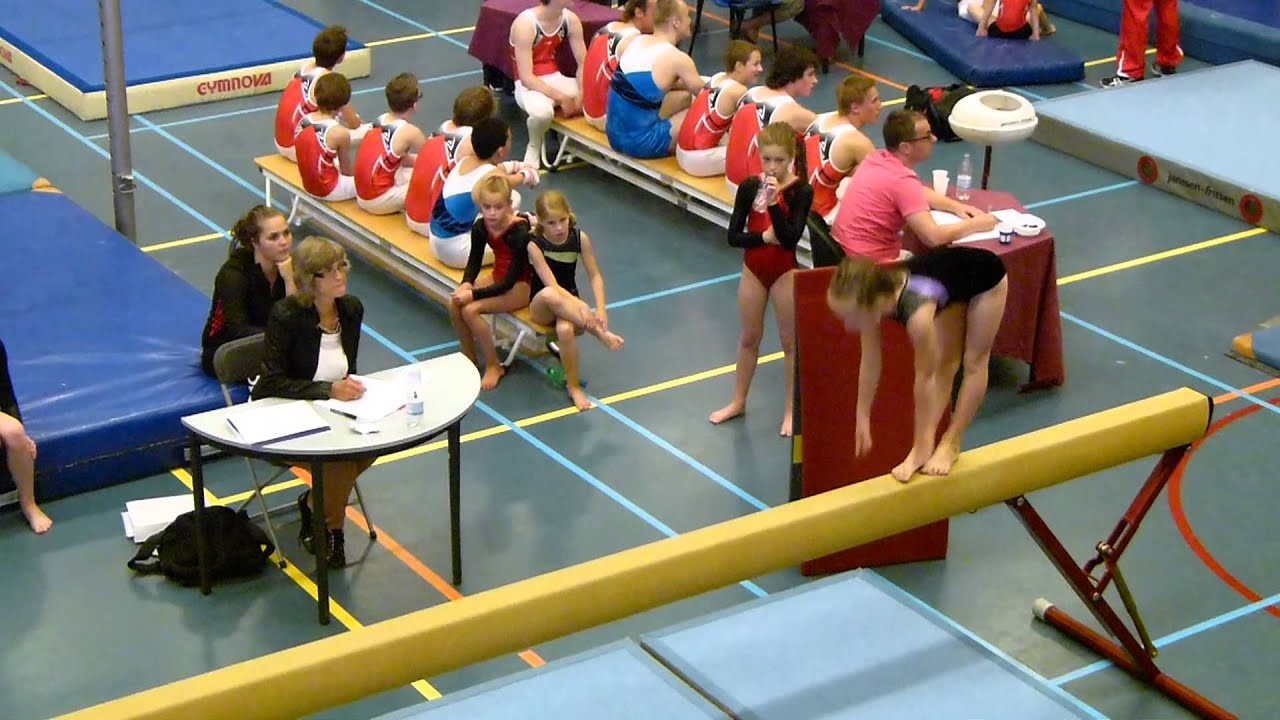 Turnen Dionne 8 jaar balk LTK