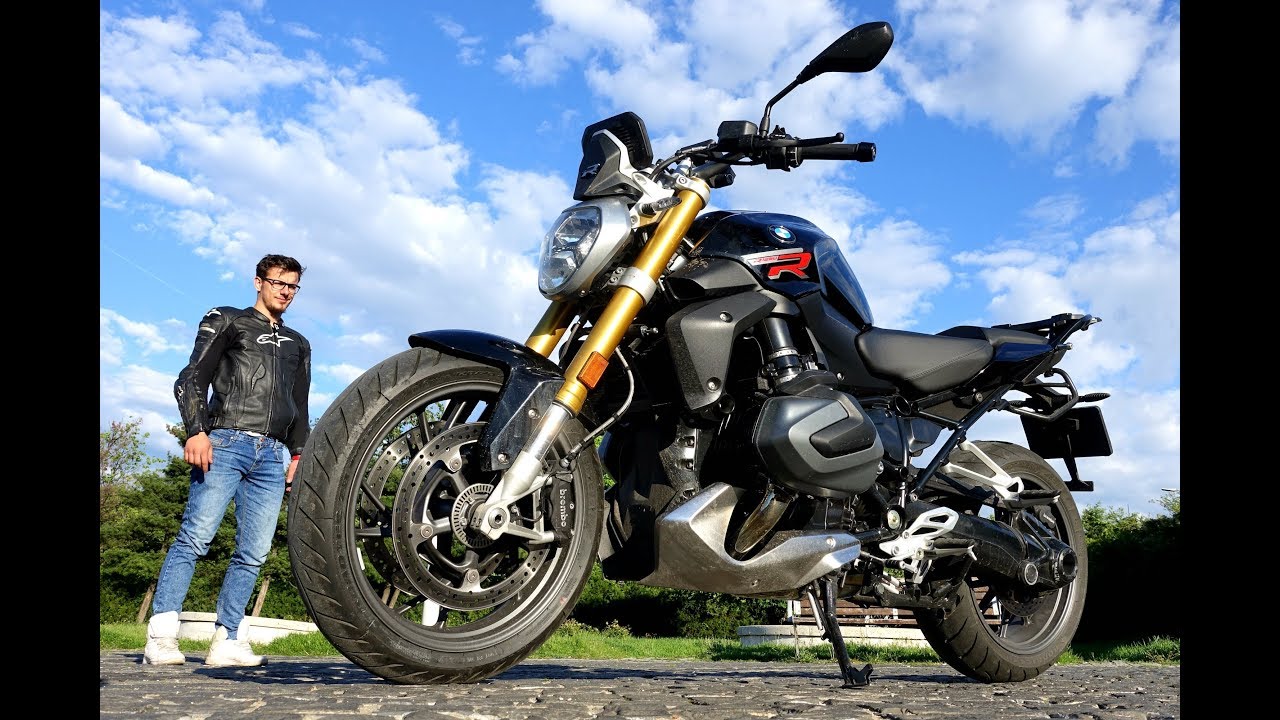 2019 BMW R1250R - Review | Best All-Rounder Naked Bike?