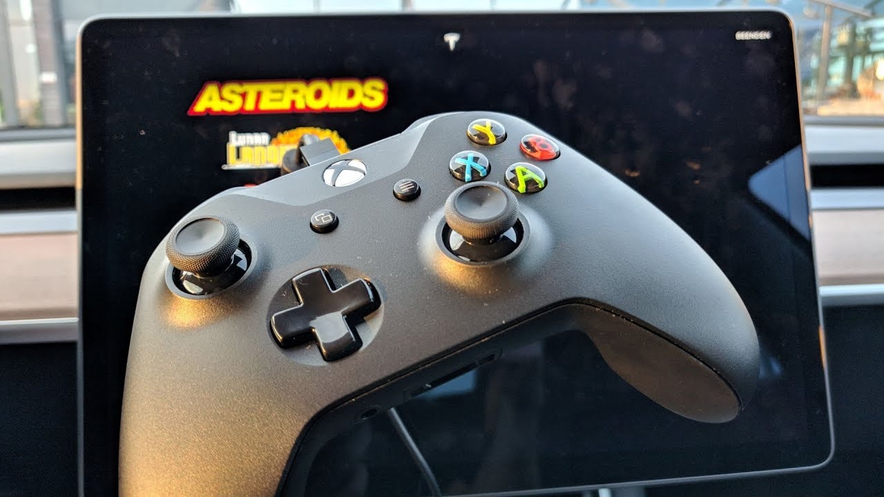 TeslAtari - Was macht ein Xbox Controller im Tesla Model 3?
