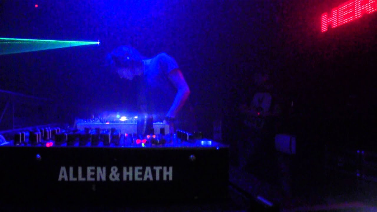 Hernan Cattaneo @ Ministry Of Sound (29-11-2013) (4/9)