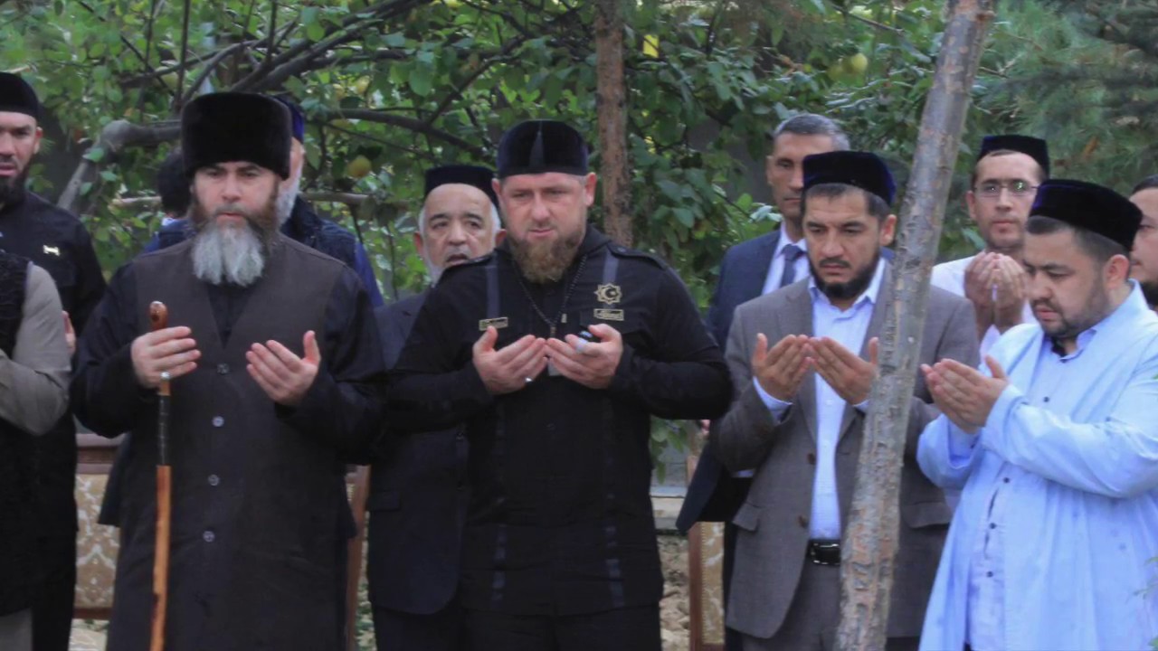 РАМЗАН КОДИРОВ ШАЙХ МУХАММАД СОДИК МУХАММАД ЮСУФ КАБРИНИ ЗИЕРАТ КИЛДИ