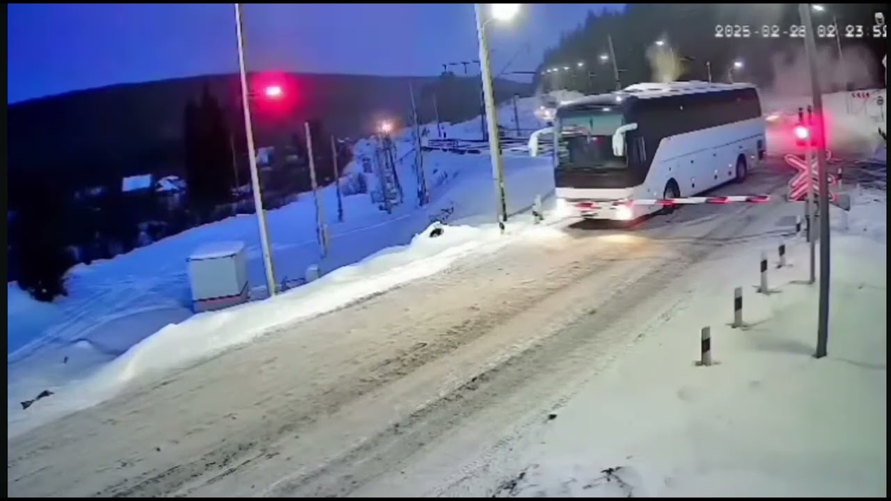 Везение на ЖД переезде