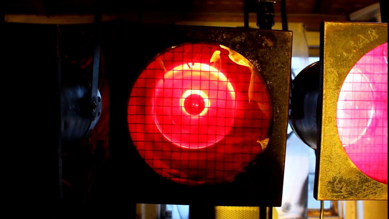 showing you my 600w par 64 stage lights in action