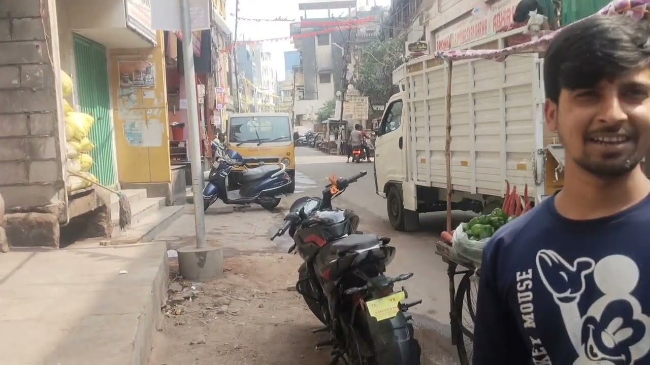 aaj begam bajar gaye #dallyblog #friends #begambazar #bike #room 
