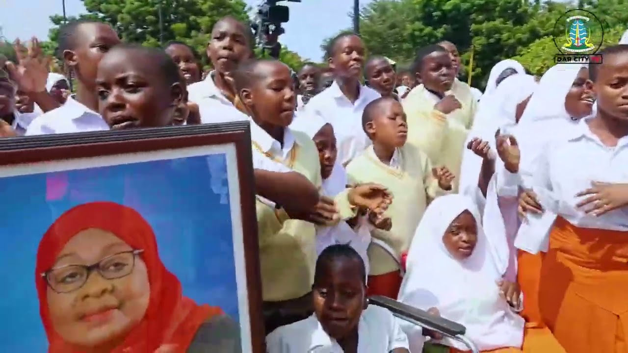 WANAFUNZI WA JANGWANI SEKONDARI WAMTAKIA HERI YA SIKU YA KUZALIWA MHE. RAIS DKT. SAMIA SULUHU HASSAN