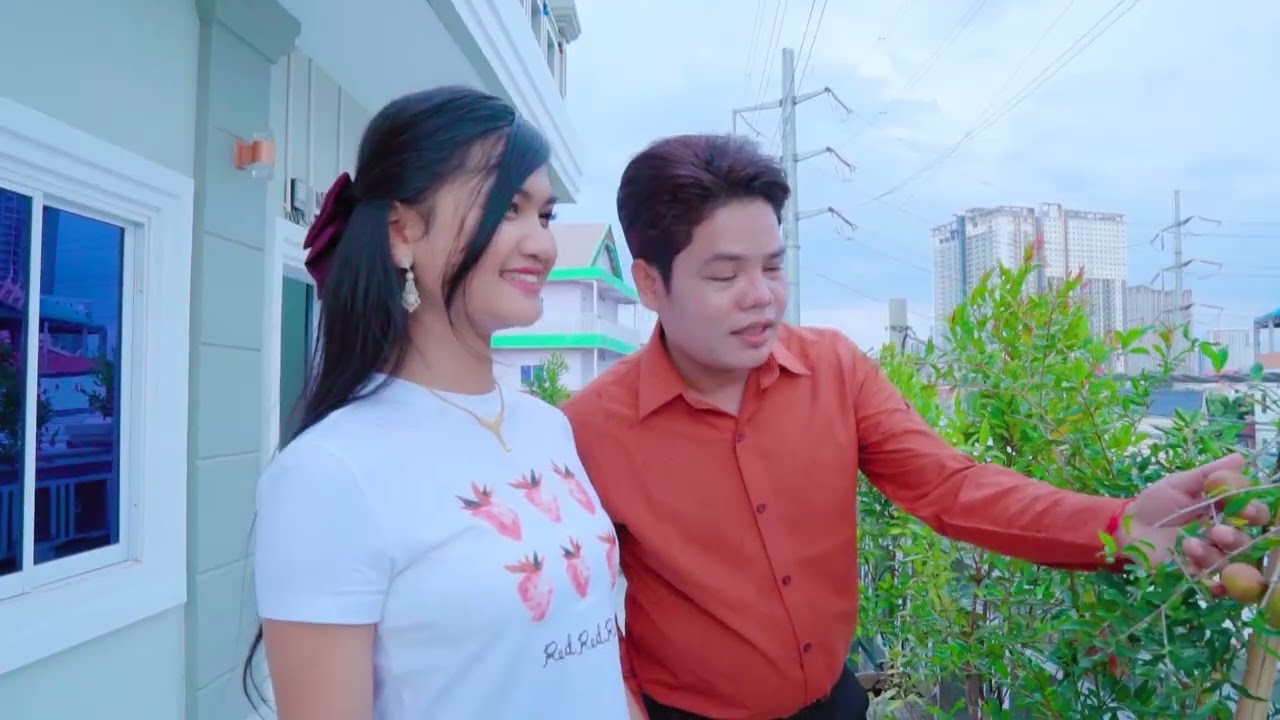 ភ័ព្វសំណាងយើងភ័ព្វសំណាងយើង និពន្ធដោយជួប កេន ច្រៀងដោយ ច័ន្ទ សុរីតា និង ប៊ុន ជំនោរ