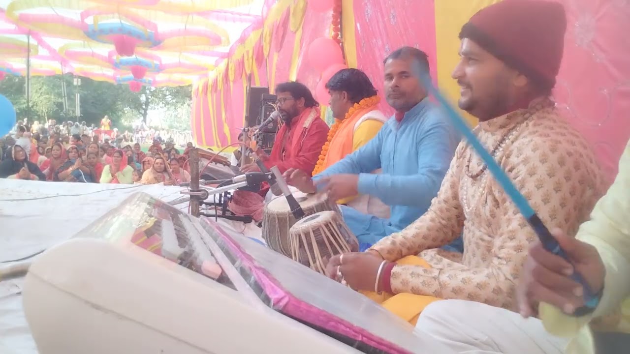Bahut sundar bhajan and sundar musicions