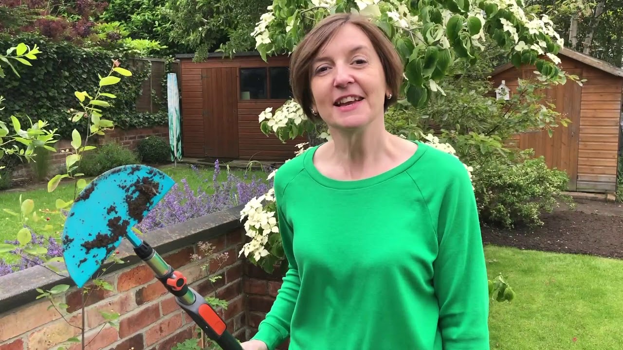 Checking out the Gardena combisystem - flexible, storage-friendly tools for garden and outdoor jobs.
