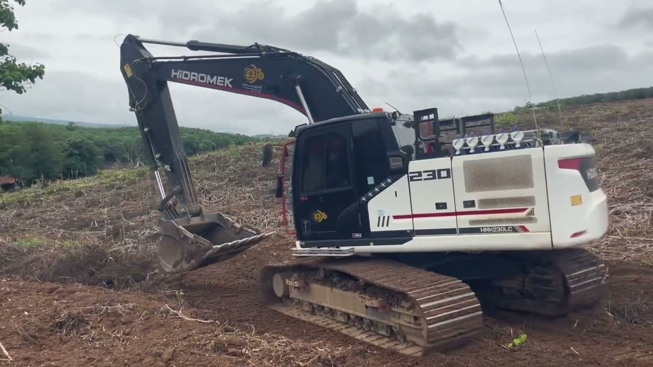 งานขุดลอกอ่างเก็บน้ำร่องสัก ต.หนองหล่ม อ.ดอกคำใต้ จ.พะเยา excavator and trucks  EP.1