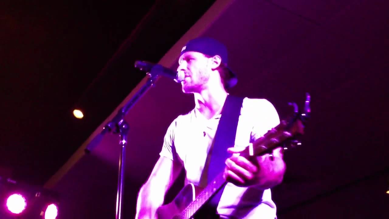 Shades of Green / Buzz Back - Chase Rice LIVE @ Dave & Busters in Nashville (08/02/12)
