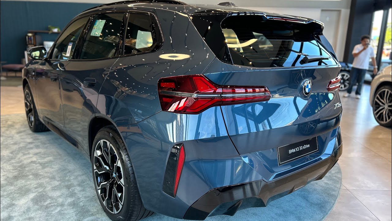Review do novíssimo Bmw X3 xDrive30 2026 Azul Artic Race por 515.950.