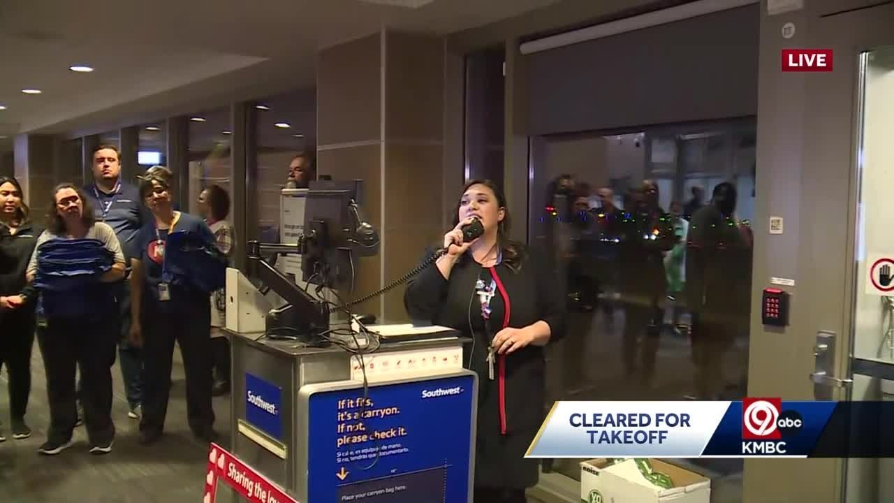 VIDEO: Final boarding begins for last flight out of old KCI