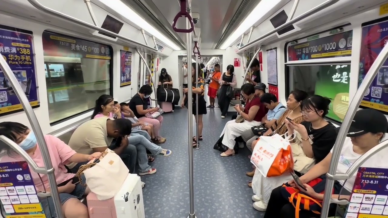 深圳地铁11号线，全长约52km，最高时速120千米每小时