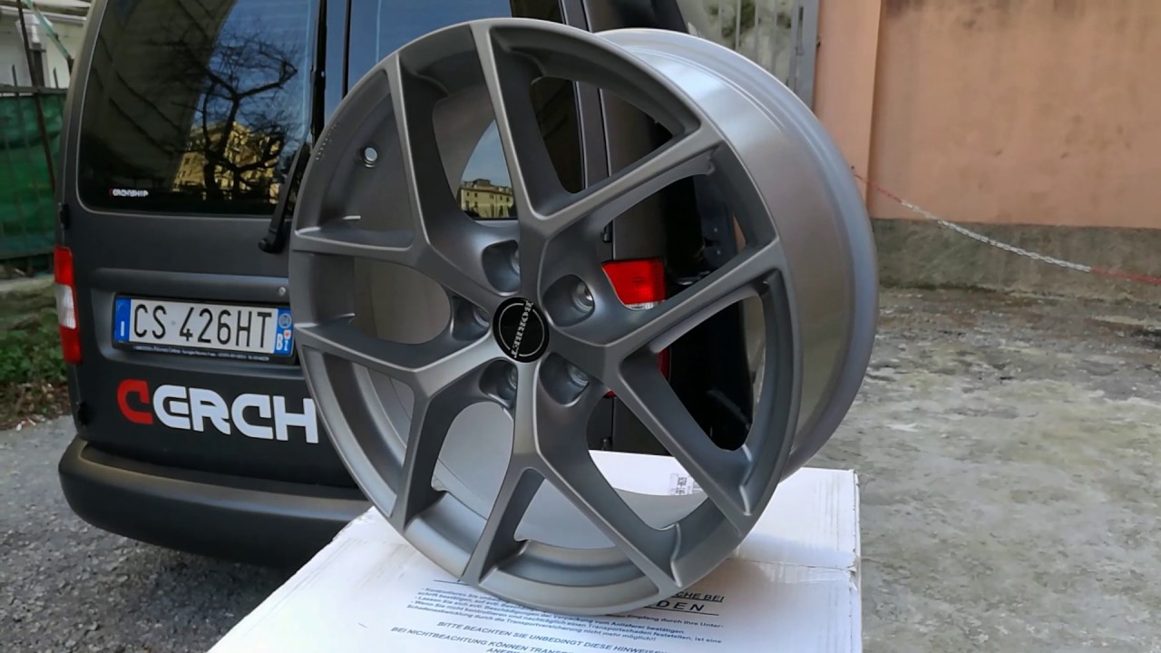 Cerchi in lega Borbet color titanio da 18