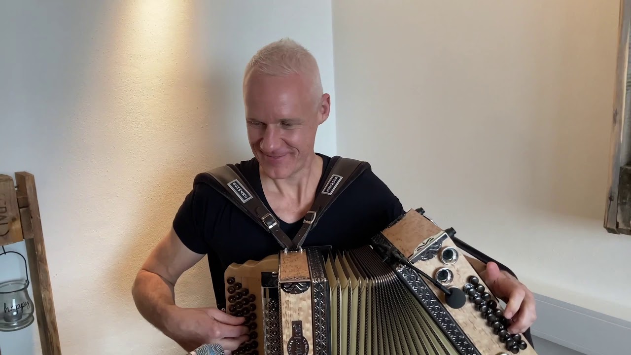 Steirische Harmonika - Living next door to Alice