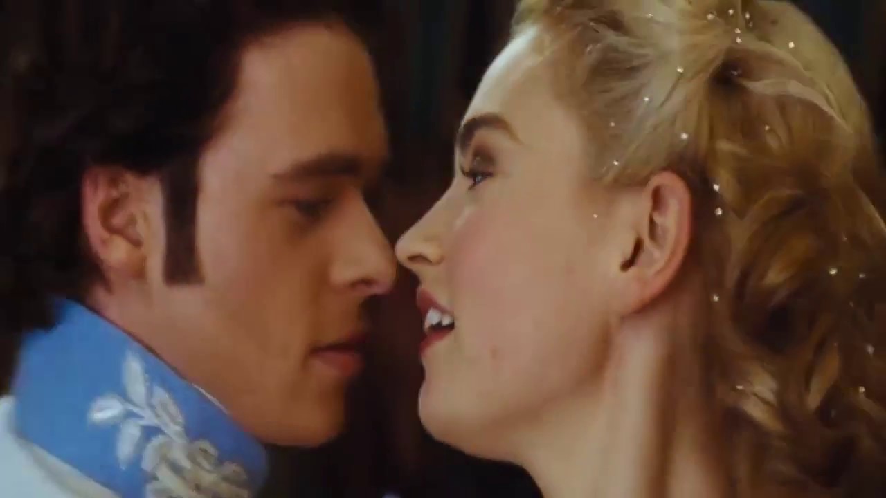 Cinderella (La Cenicienta) 2015.- The ball dance, vals