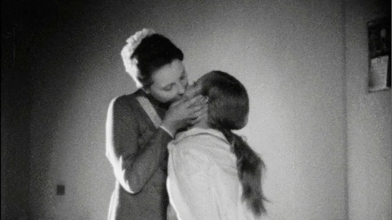 THE FIRST LESBIAN FILM EVER MADE GIRLS IN UNIFORM LOVE STORY DRAMA SUBTITLES M&Auml;DCHEN IN UNIFORM 1931