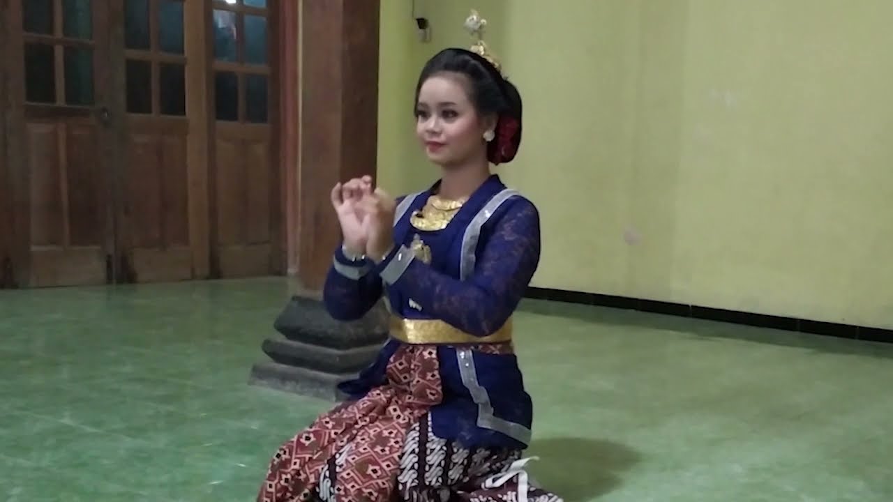 TARI ANGUJIWAT