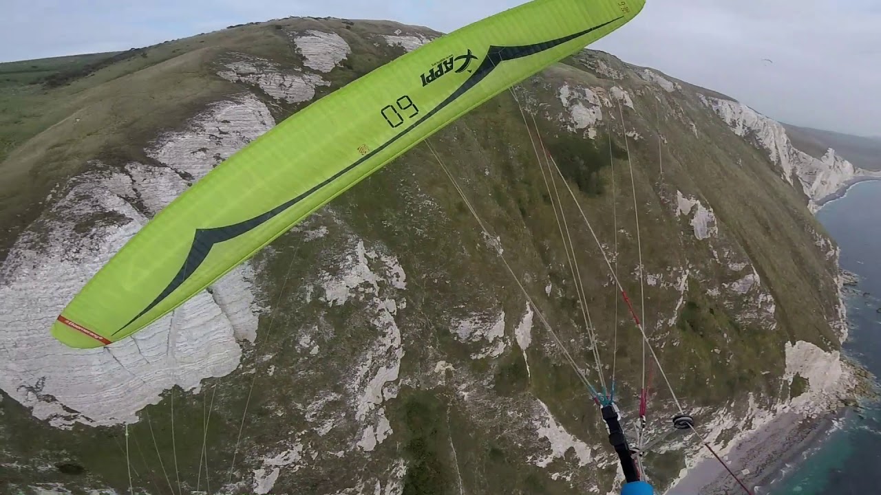 Paragliding at Ringstead crash into cliff!
