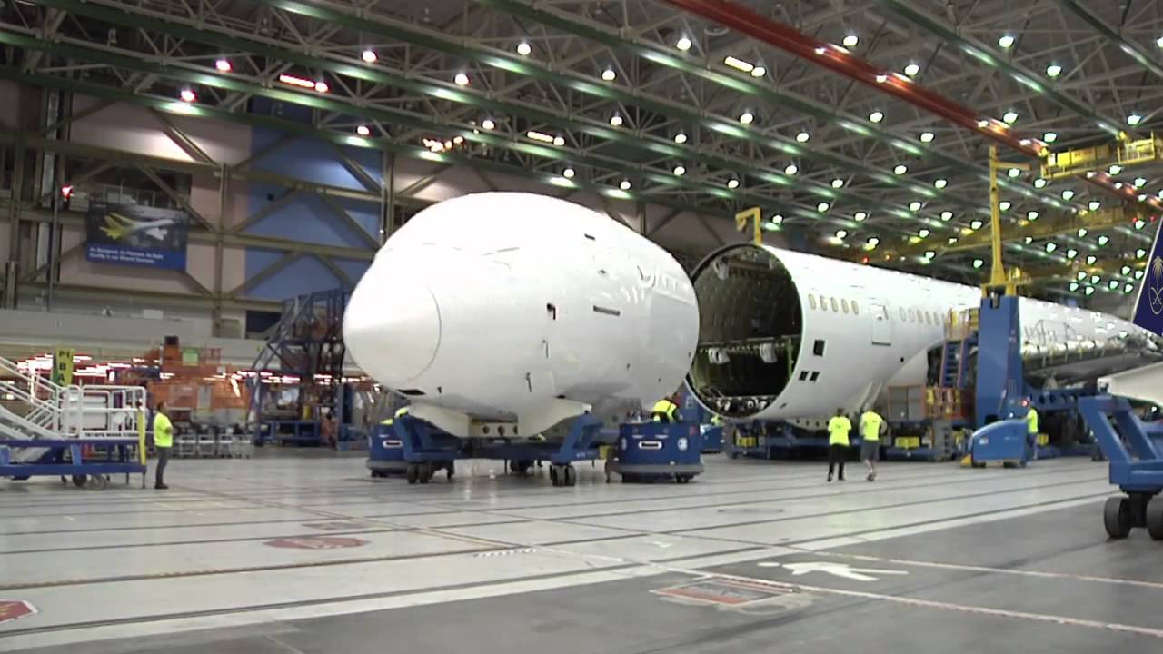 طائرة الخطوط السعودية | 787 DreamLiner | مراحل التصنيع ( موسيٍٍٍِقى )!