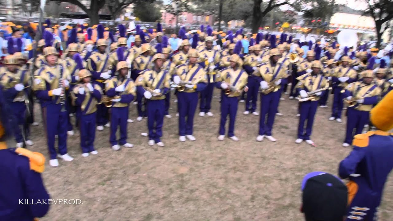 St. Augustine v.s. Hunters Lane High School Marching Band @ 2015 Hermes Parade