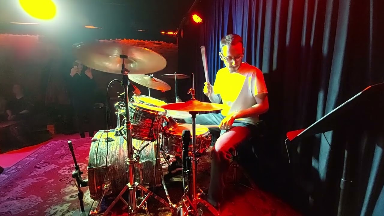 Red Hot Chili Peppers – Apache Rose Peacock (drum cover by Yan)