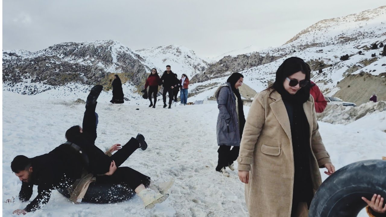 👉 Excitement on the pristine snow of the mountains | Bread and local food in the heart of winter