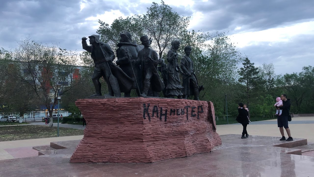 Актобе. Центральный проспект. Бульвар им.Абая в плачевном состоянии. Когда будут цветы в городе?