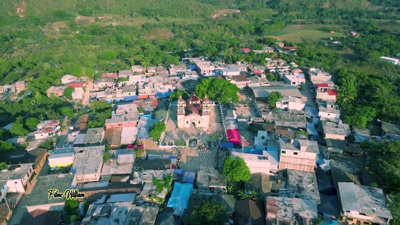 VISTA AEREA DE LA COMUNIDAD DE CHILIXTLAHUACA.