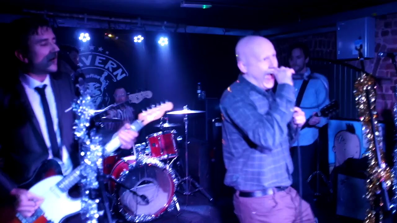 JORDAN SINGS TWIST & SHOUT