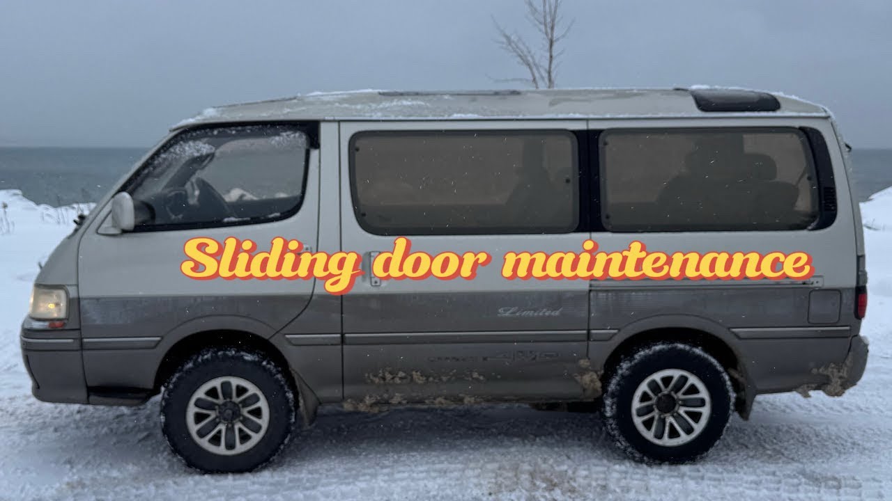Hiace sliding door track maintenance. #kzh106 #hiace #slidingdoor