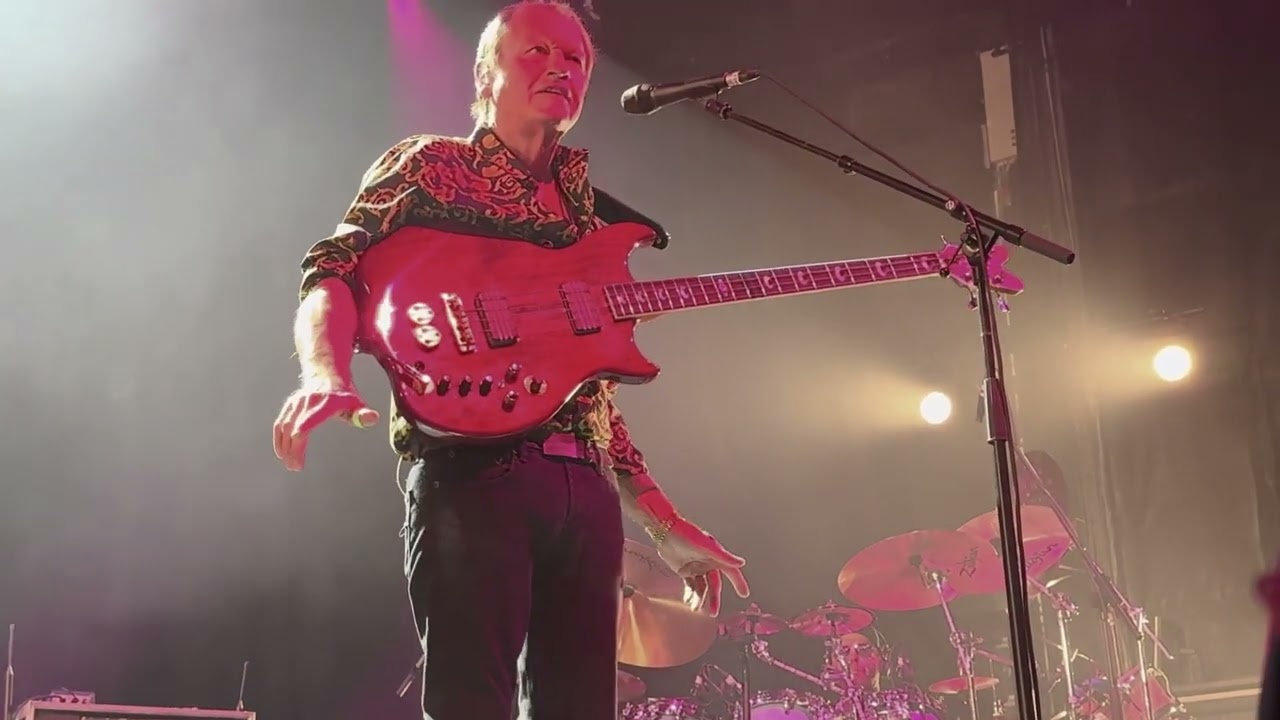 Level 42 Mark King Epic Bass Solo Utrecht 8th November 2023  Jaydee Bass