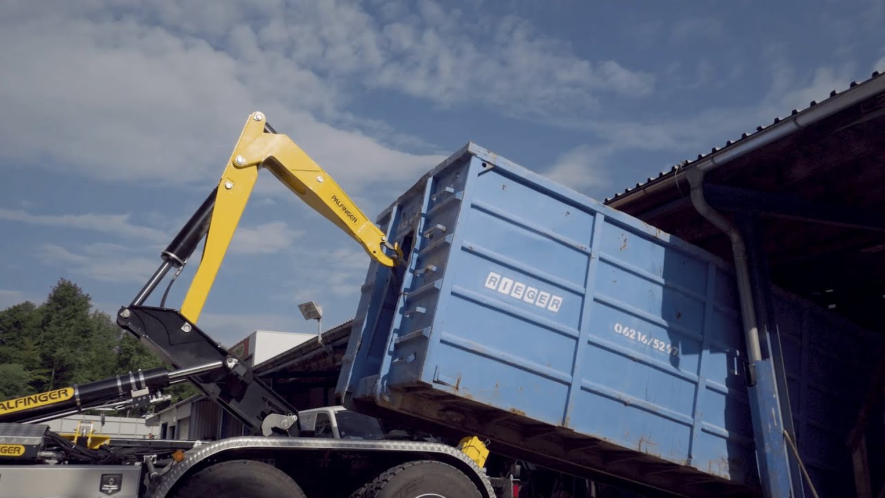 PALFINGER Service - P700 Hooklift Power - Container unloading (EN)