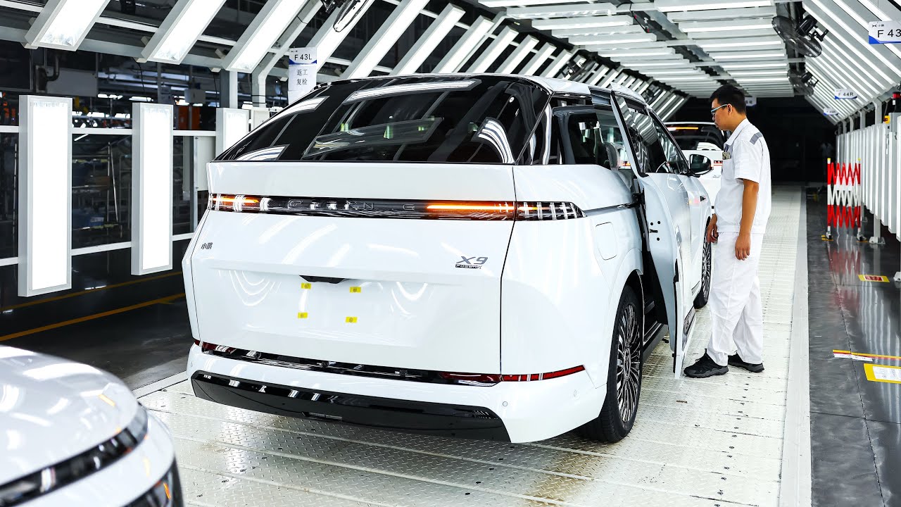 Завод XPENG по производству автомобилей в Гуанчжоу, Китай.