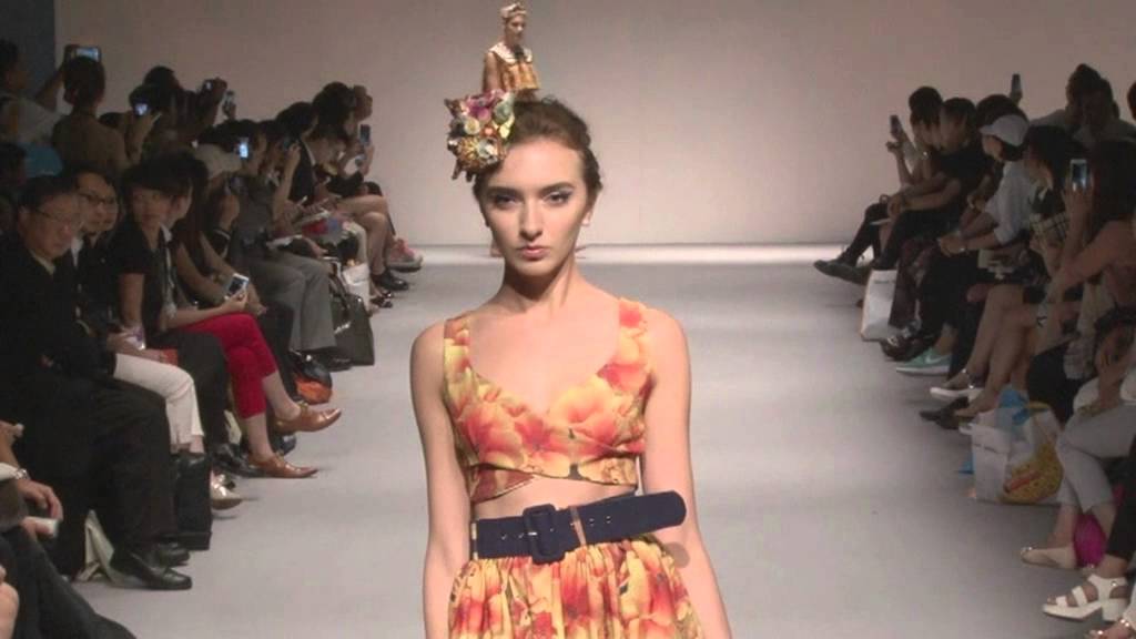 AURALO ARTE SS2016 PERFUME @ HKFW (Full Show)