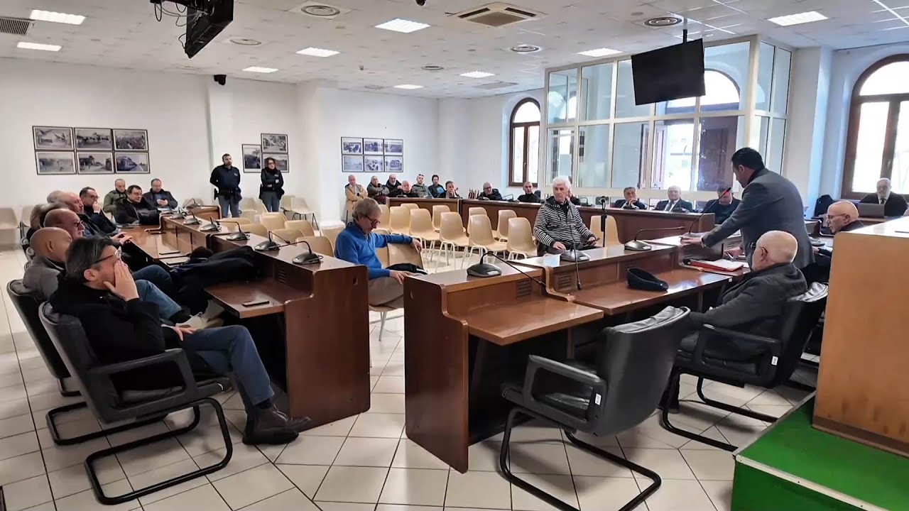 Assemblea Sindaci della Locride a Siderno sulla questione ciclone Harry
