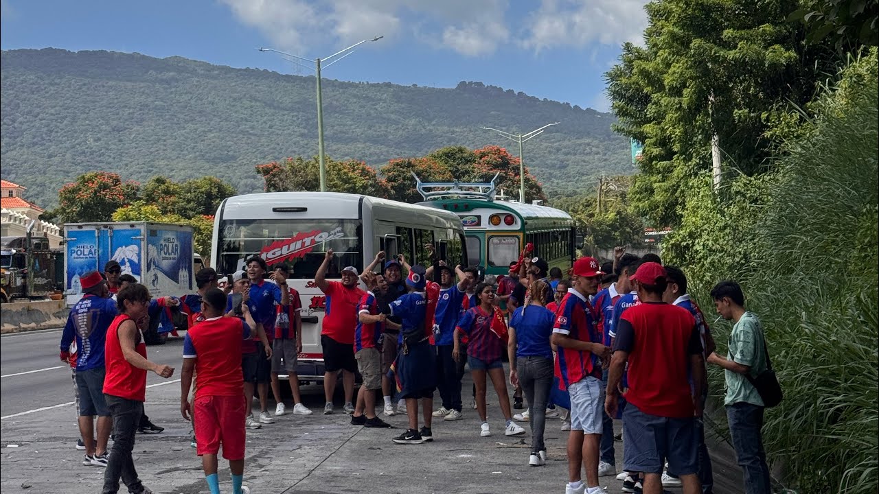 VIAJE HACIA EL ESTADIO CUSCATLAN 🏟️||Alianza F.C. vs CD FAS|| 2-0 #CDFAS #ALIANZA #TURBAROJA 