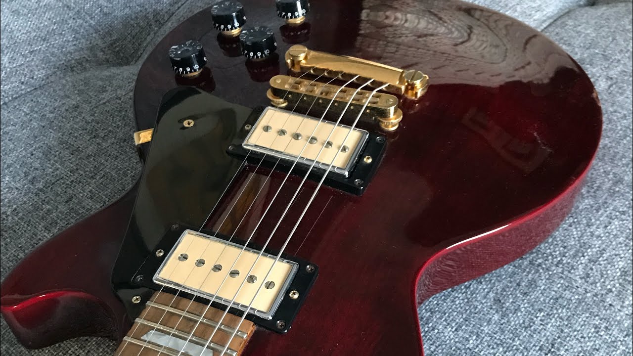 Higher Voltage Stories no.5 - Always check your tuning.! With my Les Paul Studio. 