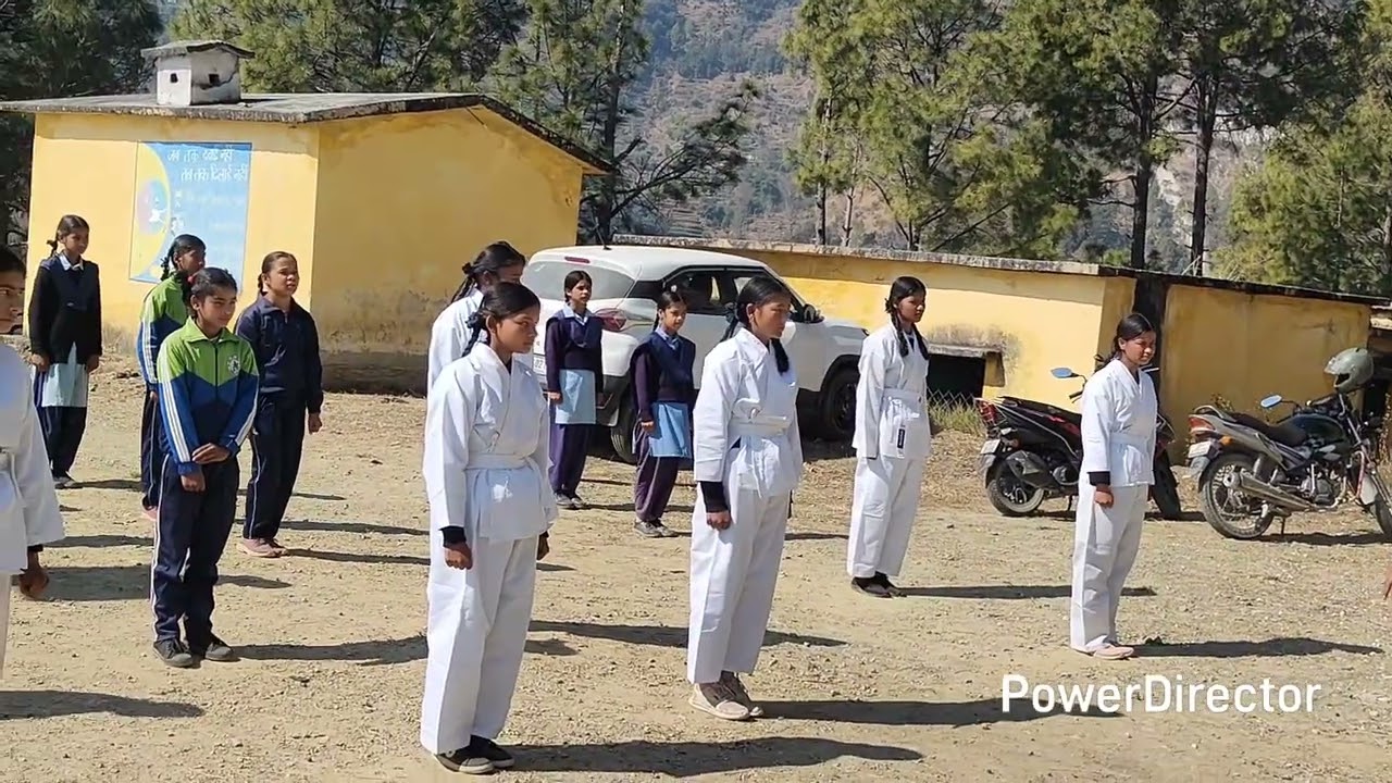 कुंफू कराटे expert, जरा बच के रहना😃#कुंफू#कराटे#selfdefense#selfcare#defence#selfdevelopment#school